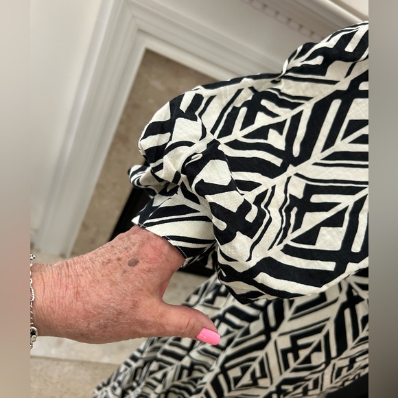 Banana Republic Black and White Geometric Dress - Picture 5 of 13